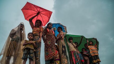 Une famille rohyinga au Bangladesh, le 7 janvier 2017. (STRINGER / ANADOLU AGENCY)