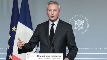 Le ministre de l'Economie Bruno Le Maire, le 15 avril 2020, lors d'une conférence de presse à Paris. (MICHEL EULER / AFP)