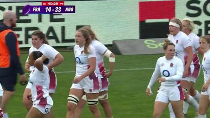 The Tricolores cracked at the very end of the first half.  On one touch, England crossed the goal line with a devastating scrum.  Amy Cokayne scores England's fifth try of the half.  35-14 at the break for the English.