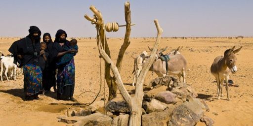 Puits dans le désert au Niger. Il subsiste de grandes inégalités dans l'accès à l'eau (EMILIE CHAIX / PHOTONONSTOP)