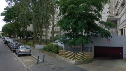 Le corps du nourrisson a &eacute;t&eacute; d&eacute;couvert dans un ensemble d'immeubles de la rue Auger, &agrave; Pantin (Seine-Saint-Denis), le 26 mars 2013. (GOOGLE STREET VIEW)