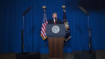 Donald Trump, le président des Etats-Unis, délivre un discours sur la Syrie, le 6 avril 2017 à&nbsp; West Palm Beach, Floride (Etats-Unis). (JIM WATSON / AFP)