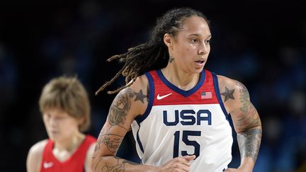 La Basketteuse Brittney Griner lors du match pour le titre olympique contre le Japon, le 8 août 2021, à Saitama (Japon). (CHARLIE NEIBERGALL / AP)