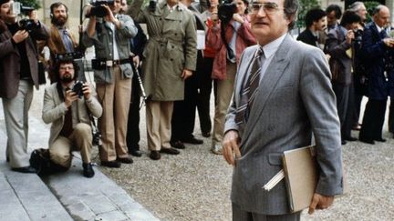 Georges Fillioud, nommé ministre de la Communication, arrive à l'Elysée le 27 mai 1981 (AFP - GEORGE BENDRIHEM)