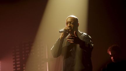 Le rappeur Oxmo Puccino en concert à Marseille le 27 novembre 2019.&nbsp; (VALLAURI NICOLAS / MAXPPP)