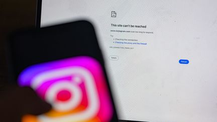 La page web du réseau social Instagram inaccessible à Istanbul, en Turquie, le 2 août 2024. (YASIN AKGUL / AFP)