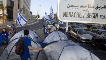 Tentes installées à Tel-Aviv pour protester contre la cherté des loyers (21 juillet 2007) (AFP / Jack Guez)