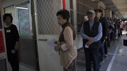 Des électeurs à Taïwan, le 11 janvier 2020.&nbsp; (HOW HWEE YOUNG / EPA)