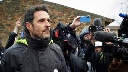 Le militant écologiste Thomas Brail s'adresse à des journalistes à Semalens (Tarn), le 10 février 2024. (ALAIN PITTON / NURPHOTO / AFP)