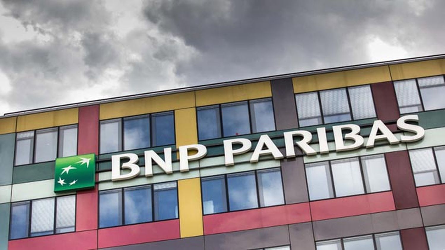 BNP Paribas à L'amende Américaine : 8,9 Milliards De Dollars