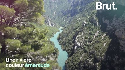 En France aussi, on peut partir à l'aventure. Grand Canyon aux falaises vertigineuses, rivière vert émeraude… Voici les magnifiques paysages des gorges du Verdon.