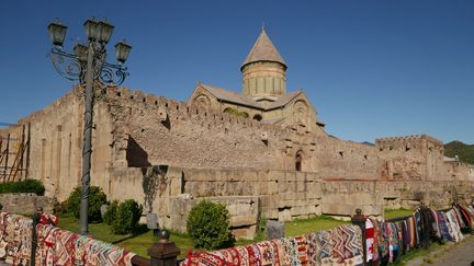 La cathédrale de Svetitskhoveli, construite à Mtskheta, se dresse au centre d’un immense ensemble fortifié, c'est un concentré d’histoire et d’art sacré géorgien. A 20 minutes de Tbilissi, avec ses 54 m de haut, cette église compte parmi les plus grandes cathédrales historiques de Géorgie (Photo Emmanuel Langlois)