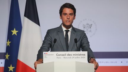 Le porte-parole du gouvernement, Gabriel Attal, lors d'un point-presse à l'issue du Conseil des ministres, le 29 juillet 2020 à Paris.&nbsp; (LUDOVIC MARIN / POOL / AFP)