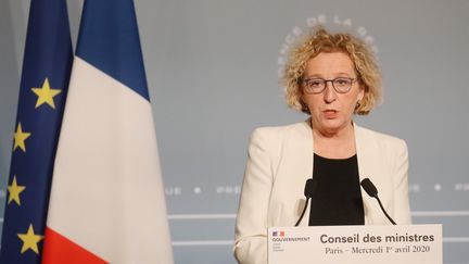 La ministre du Travail, Nicole Pénicaud, lors d'une conférence de presse depuis l'Elysée, à Paris, le 1er avril 2020. (LUDOVIC MARIN / AFP)