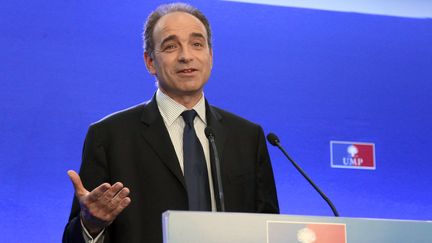 Le secr&eacute;taire g&eacute;n&eacute;ral de l'UMP, Jean-Fran&ccedil;ois Cop&eacute;, tient une conf&eacute;rence de presse au si&egrave;ge de son parti, le 7 mai 2012. (PIERRE VERDY / AFP)