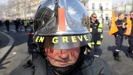 Pompiers : des tensions avec les CRS en fin de manifestation