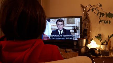 Emmanuel Macron lors d'une allocution en mars 2020.&nbsp; (STÉPHANIE BERLU / FRANCE-INFO)