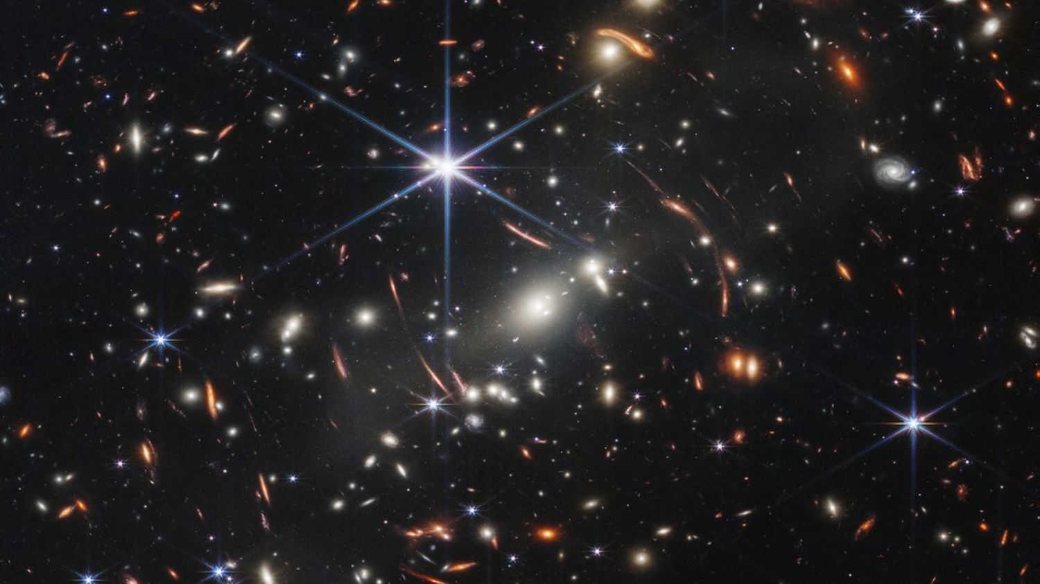 La prima immagine catturata dal telescopio James Webb dévoile des galaxies formées il ya 13 miliardi di anni