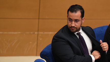 L'ancien chargé de mission de l'Elysée, Alexandre Benalla, lors de son audition devant la commission d'enquête du Sénat, à Paris, le 19 septembre 2018.&nbsp; (ALAIN JOCARD / AFP)