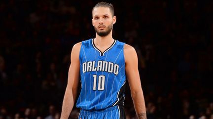 Evan Fournier a connu une soirée difficile (JESSE D. GARRABRANT / NBAE / GETTY IMAGES)