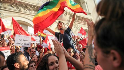 Une manifestation pour les droits des femmes et des personnes LGBT, le 13 août 2018; à Tunis, en Tunisie. (CHEDLY BEN IBRAHIM / NURPHOTO / AFP)