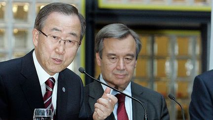 Le Secrétaire général de l'ONU sortant, Ban Ki-moon (2007-2016), et son successeur désigné Antonio Guterres.