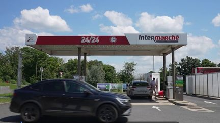 Législatives 2024 : le prix des carburants préoccupe les Français (France 2)