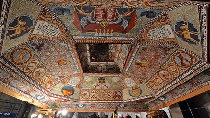 La spectaculaire réplique d'un plafond d'une synagogue du XVIIIe siècle, pièce majeure du Musée de l'Histoire des Juifs de Pologne, à Varsovie, qui ouvrira ses portes en avril (12/03/2013)
 (Janek Skarzynski / AFP)