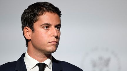 Reconfinement : après avoir annoncé un couvre-feu pour Paris, Gabriel Attal a été recadré par Matignon