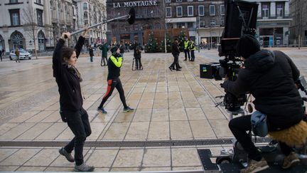 Le tournage du film "Viens, je t'emmène" par Alain Guiraudie, place de Jaude à Clermont-Ferrand (31 janvier 2020) (RICHARD BRUNEL / PHOTOPQR / LA MONTAGNE / MAXPPP)