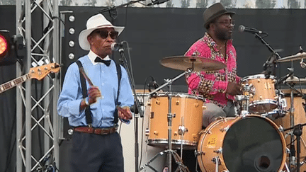 Le groupe Bakolo Music International, figure de la rumba congolaise, sur la scène du festival Rio Loco de Toulouse.
 (Culturebox - capture d&#039;écran)