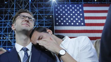 Les supporters de Hillary Clinton pendant la soirée électorale. (KENA BETANCUR / AFP)