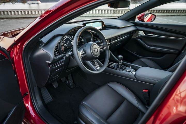 L'intérieur confortable et bien équipé de la nouvelle Mazda 3. (DAVIDLFSMITH MAZDA pour FRANCE INFO)