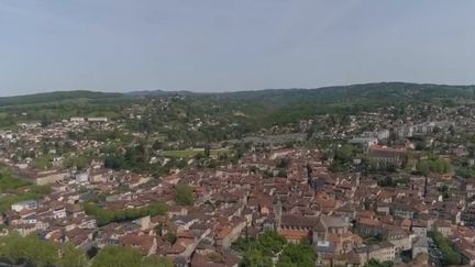 Dans le Lot, la commune rurale de Figeac a réussi à séduire de nouveaux habitants grâce à un bassin d'emplois important. (FRANCE 2)