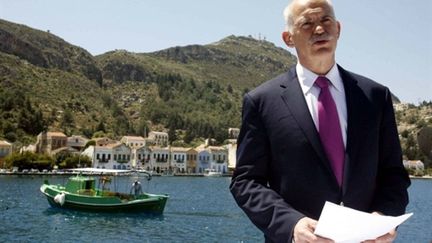 Le Premier ministre grec, Georges Papandréou, en déplacement le 23 avril 2010 sur l'île de Kastelorizo (sud-est du pays) (AFP - EUROKINISSI - Tatiana Bolari)