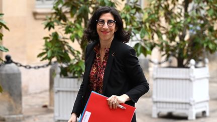 La ministre de la Culture,&nbsp;Rima Abdul-Malak, à Matignon, le 27 mai 2022. (EMMANUEL DUNAND / AFP)