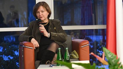 Nathalie Loiseau, ministre des Affaires européennes, parle devant des étudiants à&nbsp;Varsovie (Pologne), le 29 janvier 2019. (JANEK SKARZYNSKI / AFP)