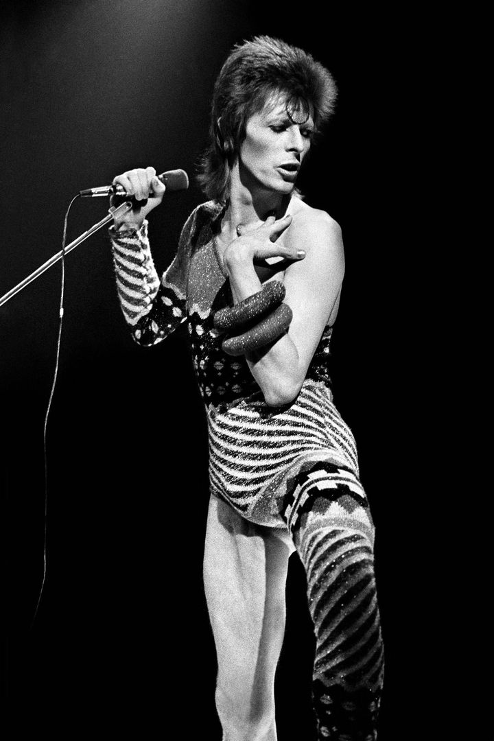 David Bowie sur la tournée Ziggy Stardust de 1973, à Earl's Court (Londres). (CLAUDE GASSIAN)