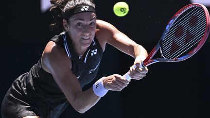 La Française Caroline Garcia lors de son huitième de finale de l'Open d'Australie, le 23 janvier 2023. (WILLIAM WEST / AFP)