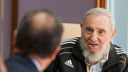 Fidel Castro, en entretien avec François Hollande à La Havane, le 12 mai 2015.  (CUBADEBATE / NURPHOTO)