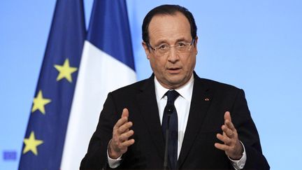 Le pr&eacute;sident de la R&eacute;publique, Fran&ccedil;ois Hollande, pr&eacute;sente ses v&oelig;ux aux "forces vives", &agrave; l'Elys&eacute;e, &agrave; Paris, le 17 janvier 2013.&nbsp; (REMY DE LA MAUVINIERE / POOL)