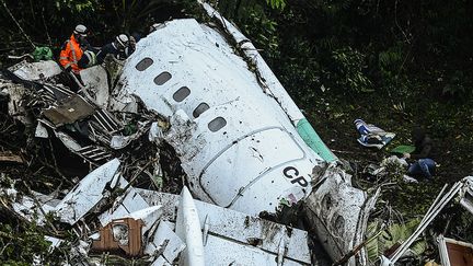 L'avion qui transportait 77 passagers entre le Brésil et la Colombie pourrait s'être écrasé à cause d'une panne de carbutant, lundi 28 novembre. (RAUL ARBOLEDA / STR)