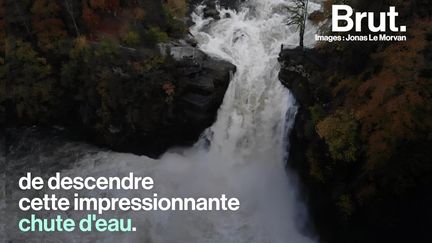 Descendre le saut du Doubs en kayak : impossible ? Ces trois amis ont relevé le défi. Voici les images de cette chute vertigineuse.