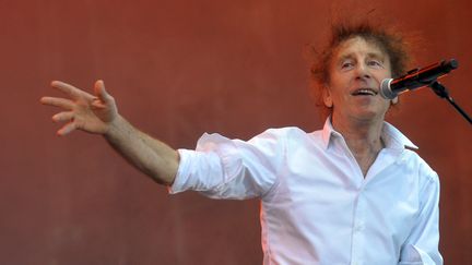 Alain Souchon au Festival des Veilles Charrues en juin 2010.&nbsp; (FRED TANNEAU / AFP)