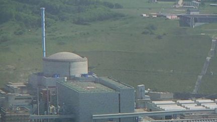 Une fissure importante a été détecté sur un tuyau de secours de l'un des réacteurs de la centrale nucléaire de Penly, en Seine-Maritime. L'autorité de sûreté nucléaire a demandé à EDF de faire des contrôles sur les autres sites. (France 3)