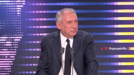 François Bayrou,&nbsp;secrétaire général du&nbsp;Conseil national de la refondation,&nbsp;haut-commissaire au Plan, président du MoDem et maire de Pau,&nbsp;sur franceinfo&nbsp;lundi 26 septembre 2022. (FRANCEINFO / RADIOFRANCE)