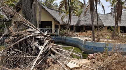 Un hôtel déserté par le tourisme en raison des troubles politiques à Cap Skiring dans l'ouest de la Casamance (17-5-09) (© AFP PHOTO/GEORGES GOBET)