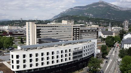  (L'hôpital de Chambéry en 2006 © MAXPPP)