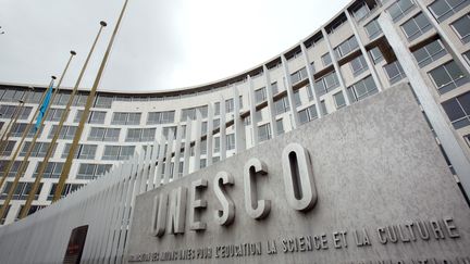 Devant le siège de l'UNESCO. 
 (LOIC VENANCE / AFP)