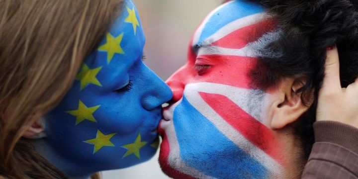 Deux activistes contre le Brexit  (Reuters/ Hannibal Hanschke)